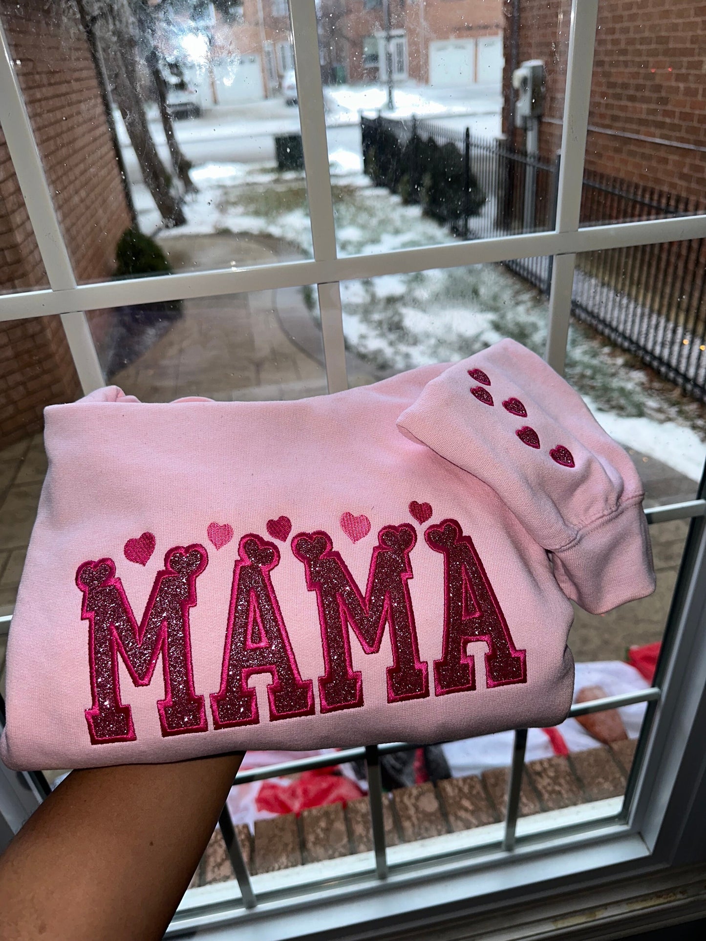 Custom Glitter MAMA Sweatshirt & Hoodie – Personalized Heart Embroidered Crewneck