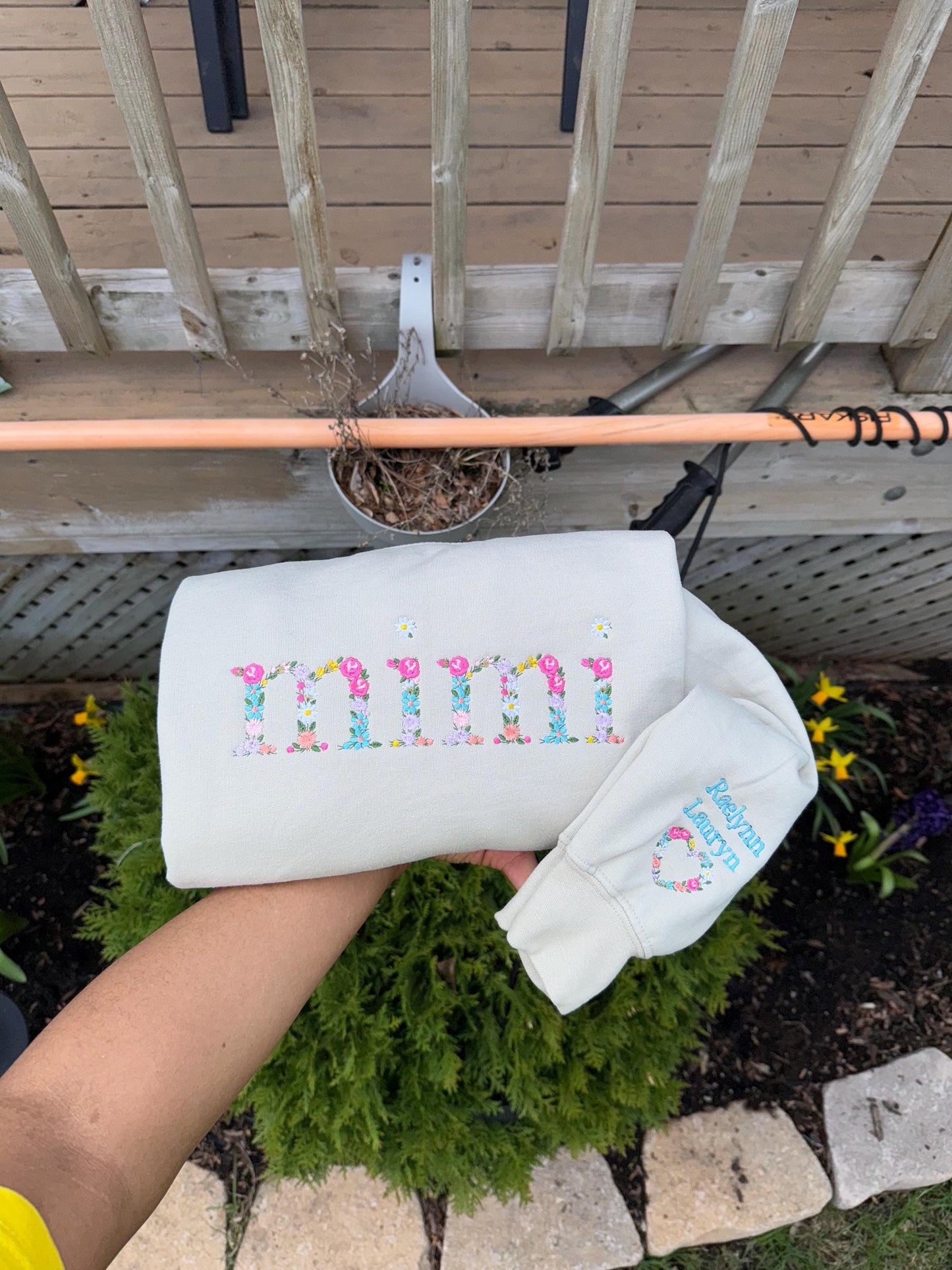 Floral Mimi Embroidered Sweatshirt | Custom Grandma Crewneck with Sleeve Name | Personalized Mimi Gift