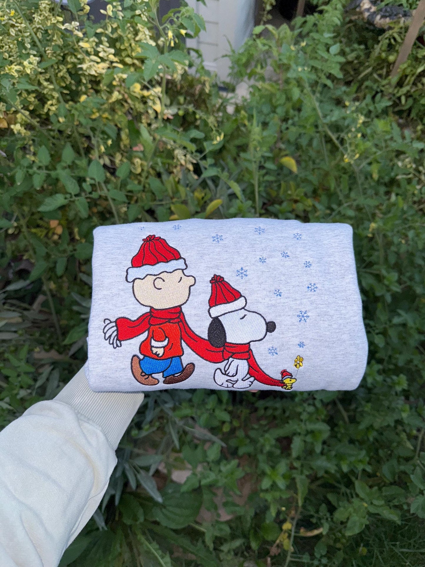 Vintage Winter Friends Embroidered Crewneck & Hoodie – Cozy Cartoon-Inspired Christmas Sweatshirt